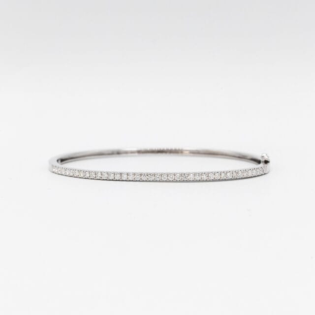 Diamond_bangle_white_gold