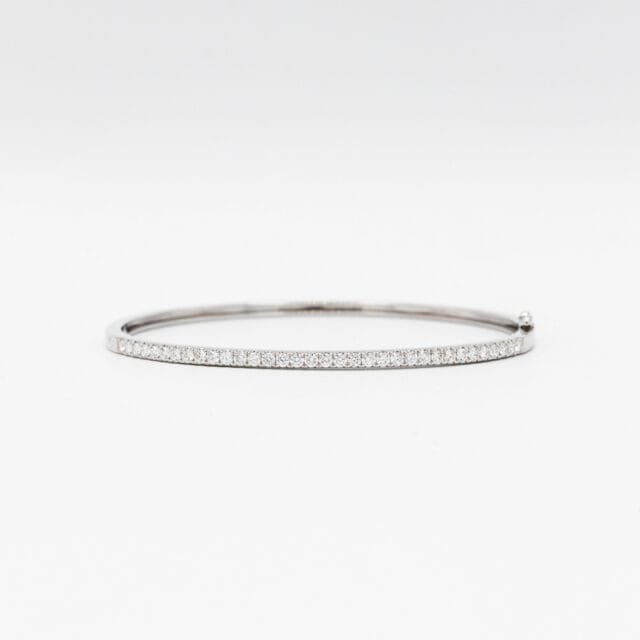Diamond_bangle_white_gold
