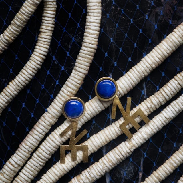 OneEarring_TheLongKiss