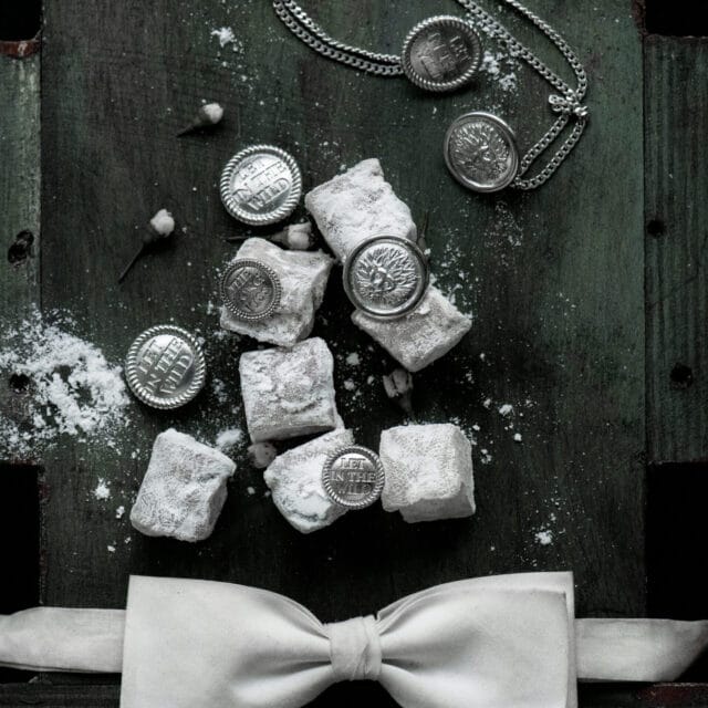 Silver_buttons_TheLOngKIss